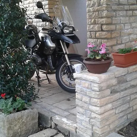 Albina Apartment *